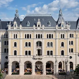 W 5*, Budapest Ungern