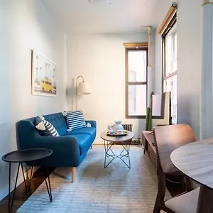 Manhattan Bridge Cozy 30 Day Apartment